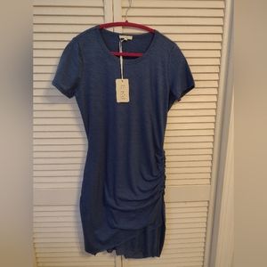 Casual T-shirt dress form fitting